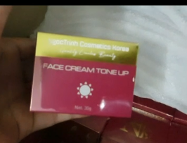 Kem face cream tone up - Ngọc Trinh Cosmetics - Công Ty TNHH Phân Phối Mỹ Phẩm Và Dịch Vụ Làm Đẹp Ngọc Trinh Cosmetics